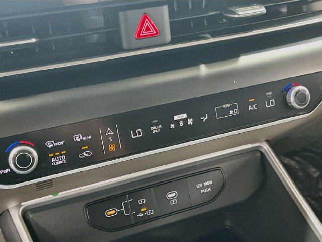New 2027 Kia Carnival LXS FWD image 16
