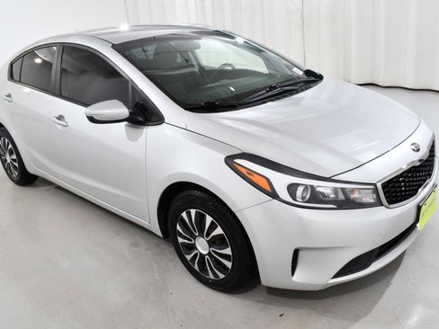 Used 2018 Kia Forte LX w/ LX Rear Camera Package image 5