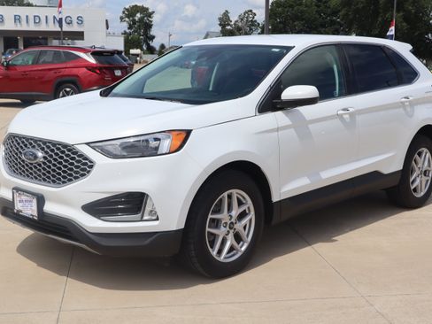 Used 2024 Ford Edge SEL w/ Convenience Package AWD/4WD image 2