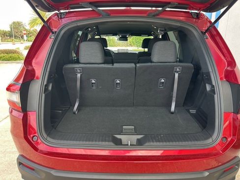 Used 2025 Honda Pilot Sport image 8