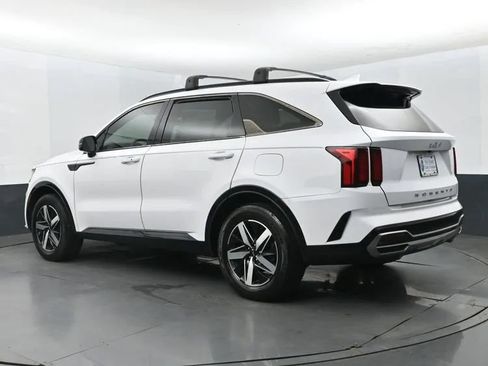 Used 2022 Kia Sorento S FWD image 9