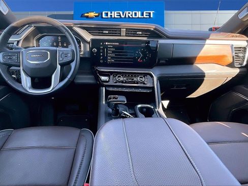 Used 2025 GMC Sierra 1500 Denali w/ Technology Package image 8