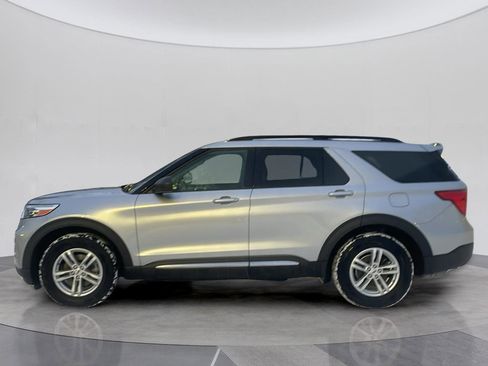 Certified 2021 Ford Explorer XLT image 2