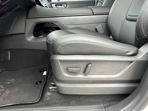 New 2026 Nissan Armada SV image 21