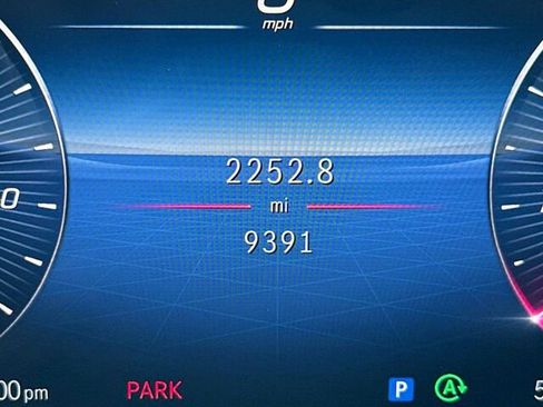 Used 2025 Mercedes-Benz GLB 250 GLB 250 4D Sport Utility 4MATI image 32