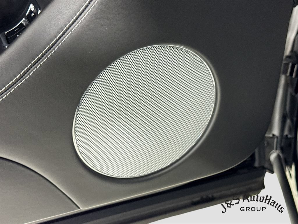 Used 2018 Bentley Bentayga AWD/4WD image 25