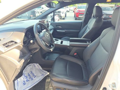 Used 2021 Toyota Sienna XSE FWD image 15