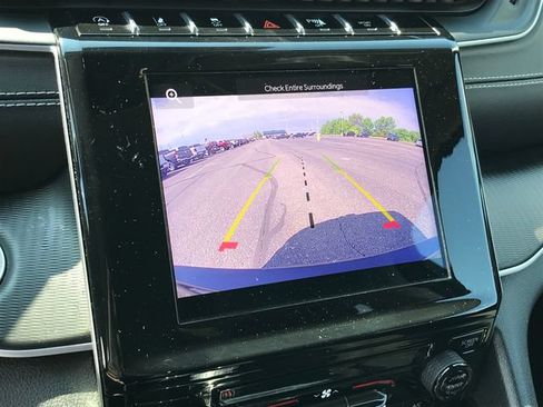 Used 2023 Jeep Grand Cherokee L Laredo RWD image 12