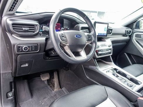 Used 2023 Ford Explorer XLT w/ Equipment Group 202A AWD/4WD image 2