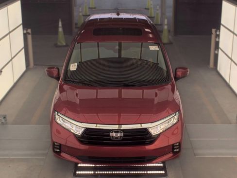 Used 2022 Honda Odyssey Touring image 2