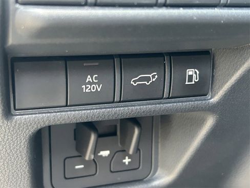 Used 2024 Toyota Land Cruiser image 27