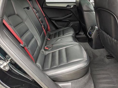 Used 2016 Porsche Macan Turbo image 21