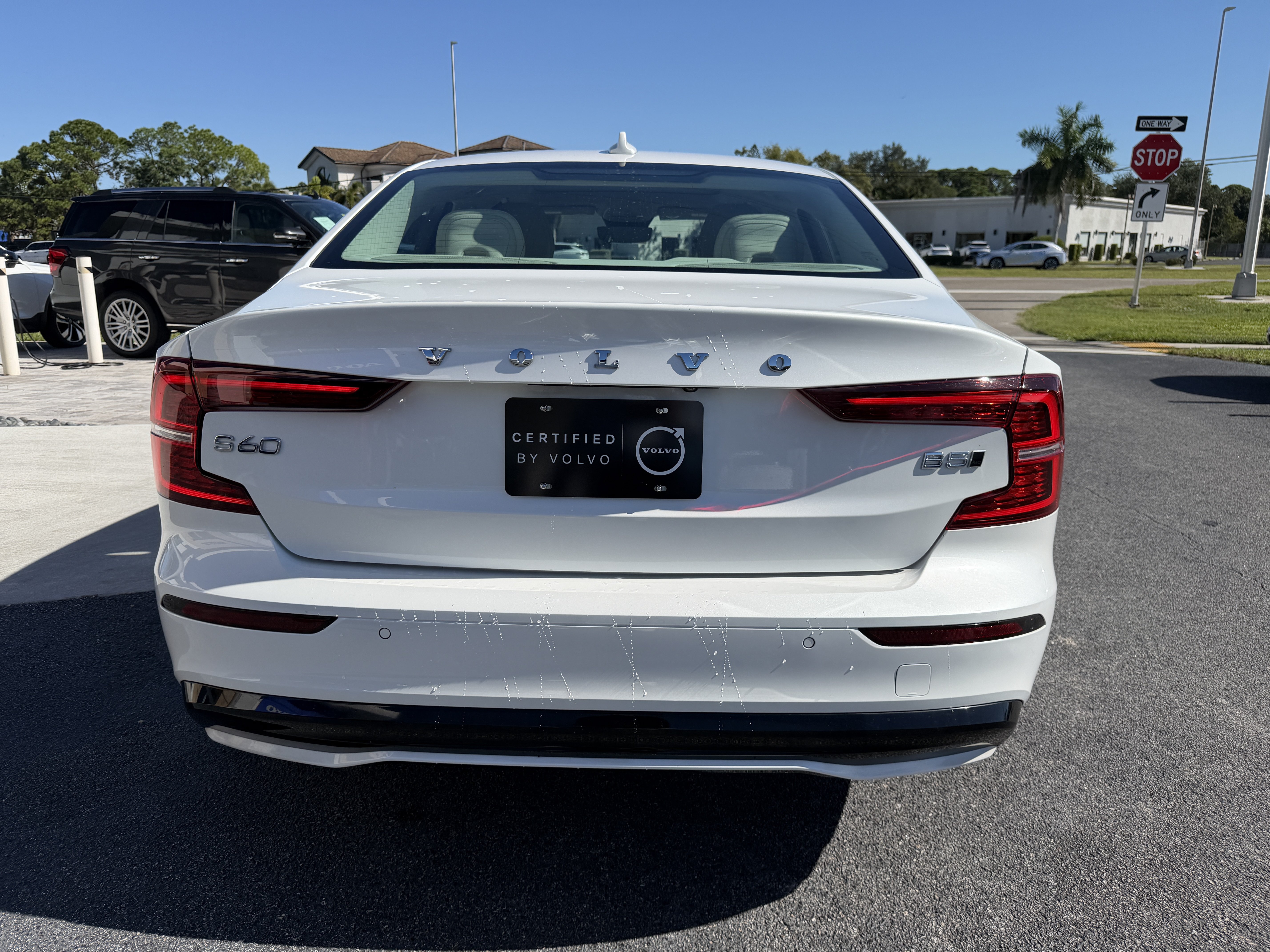 Certified 2024 Volvo S60 B5 Plus AWD/4WD image 4