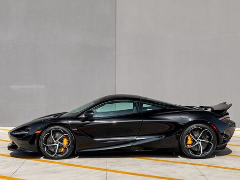 Used 2024 McLaren 750S RWD image 11