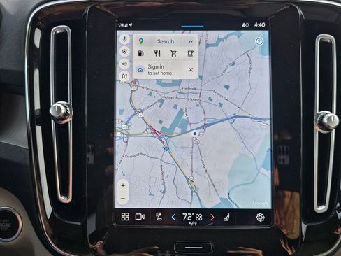 Used 2023 Volvo XC40 B5 Plus w/ Climate Package image 7