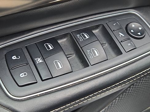 Used 2020 RAM 1500 Limited image 11