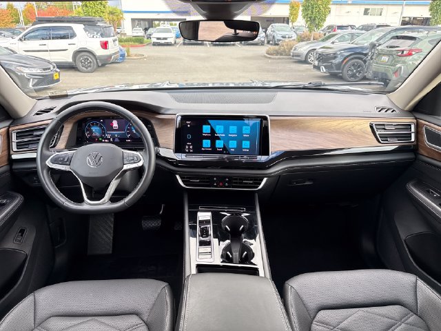 Used 2025 Volkswagen Atlas SE AWD/4WD image 27