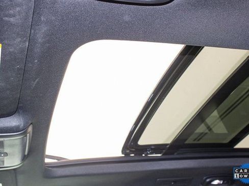 Used 2025 Cadillac XT6 Premium Luxury image 22