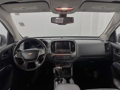 Used 2018 Chevrolet Colorado Z71 AWD/4WD image 3