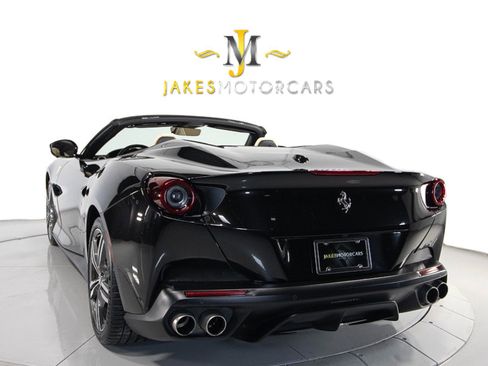 Used 2020 Ferrari Portofino image 8