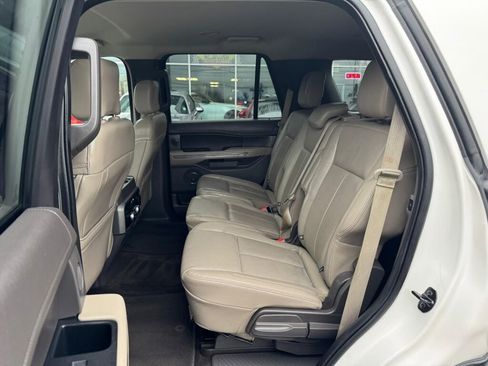 Used 2018 Ford Expedition XLT w/ Equipment Group 202A image 11