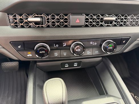 Used 2025 Honda Accord SE image 17