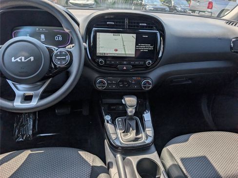 Used 2024 Kia Soul S FWD image 17