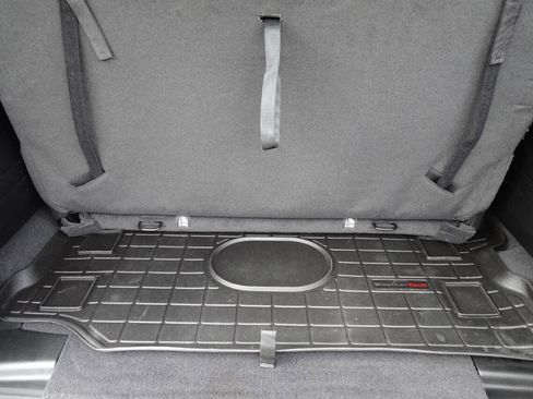 Used 2020 Jeep Wrangler Sport AWD/4WD image 9