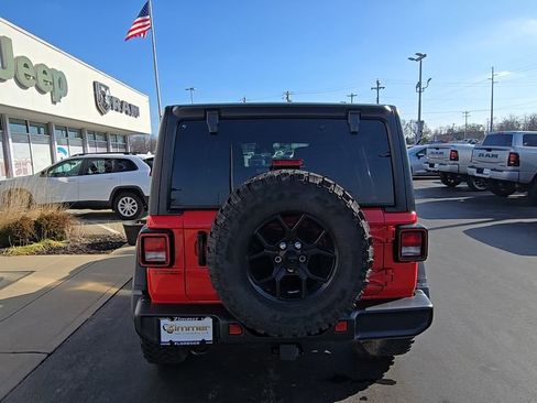 Certified 2025 Jeep Wrangler Willys image 8