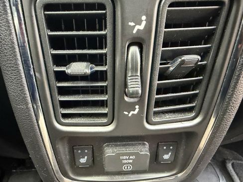 Used 2011 Jeep Grand Cherokee Overland AWD/4WD image 31