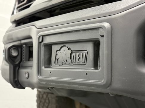 Used 2024 GMC Sierra 2500 AT4X w/ AT4X AEV Edition AWD/4WD image 9