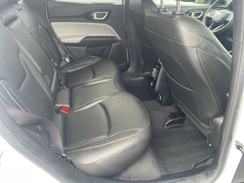Used 2025 Jeep Compass Limited AWD/4WD image 20