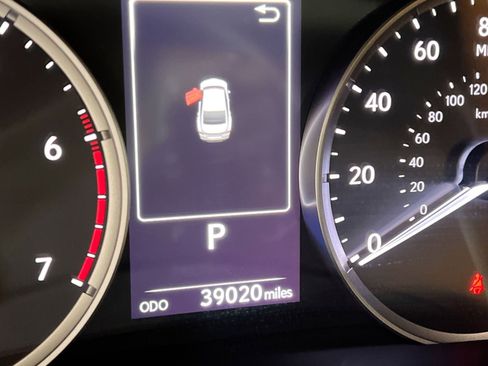 Used 2024 Lexus IS 300 w/ Premium Package image 28