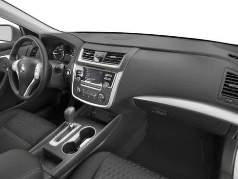 Used 2018 Nissan Altima 2.5 SV FWD image 15