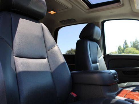 Used 2013 Chevrolet Tahoe LTZ AWD/4WD image 15