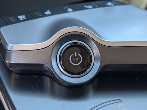 Used 2024 Kia EV6 Wind image 32