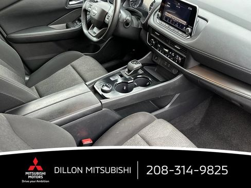 Used 2025 Nissan Rogue SV AWD/4WD image 18