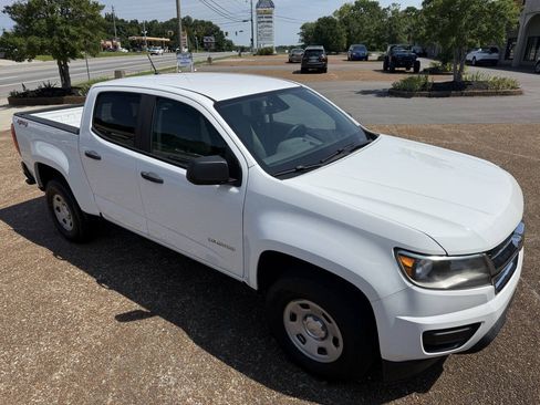 Used 2018 Chevrolet Colorado W/T AWD/4WD image 3