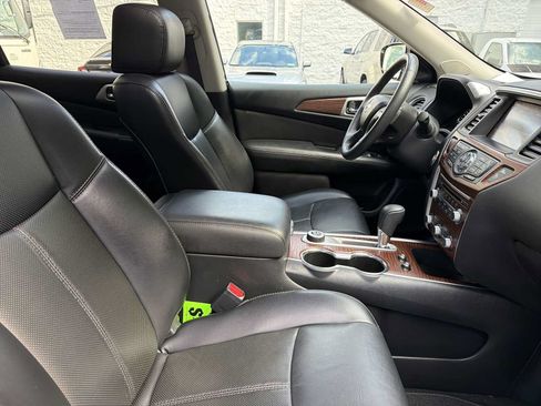 Used 2017 Nissan Pathfinder Platinum w/ Family Entertainment Package AWD/4WD image 33