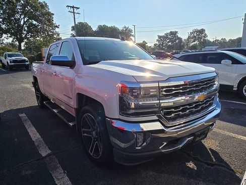 Used 2017 Chevrolet Silverado 1500 LTZ AWD/4WD image 2