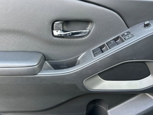 Certified 2024 Nissan Frontier SV w/ Graphics Package image 11