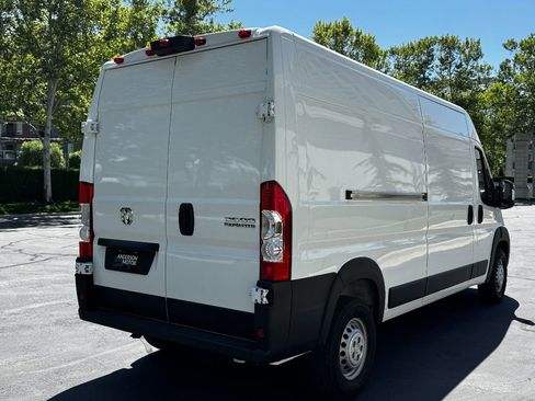 Used 2025 RAM ProMaster 2500 w/ Convenience Group image 7