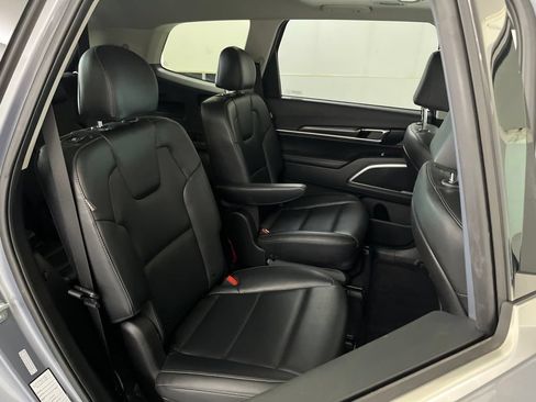 Used 2025 Kia Telluride S FWD image 21