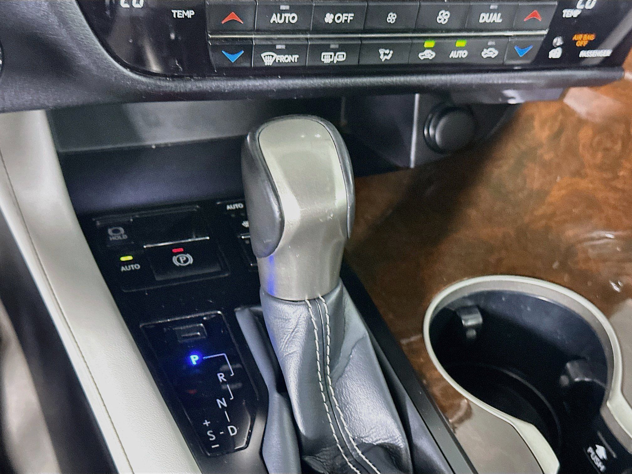 Used 2018 Lexus RX 450h AWD w/ Premium Package image 25