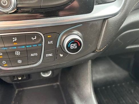 Used 2019 Chevrolet Traverse LT AWD/4WD image 25