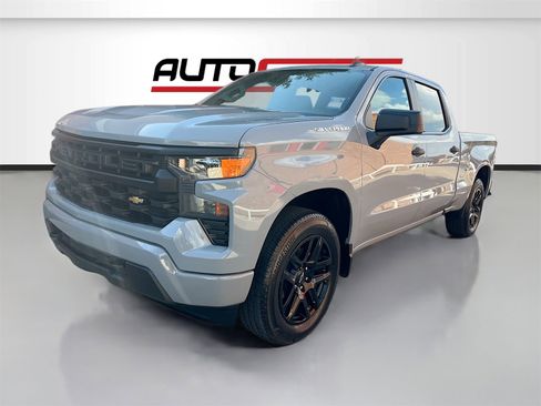 Used 2024 Chevrolet Silverado 1500 Custom image 3
