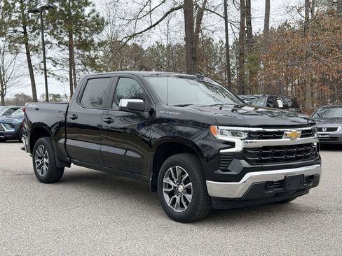 Used 2023 Chevrolet Silverado 1500 LT image 2