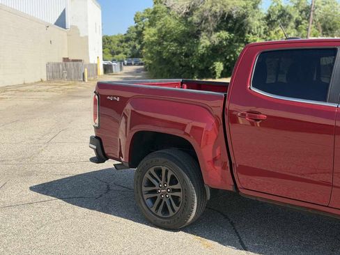 Used 2019 GMC Canyon SLE w/ Driver Alert Package AWD/4WD image 3