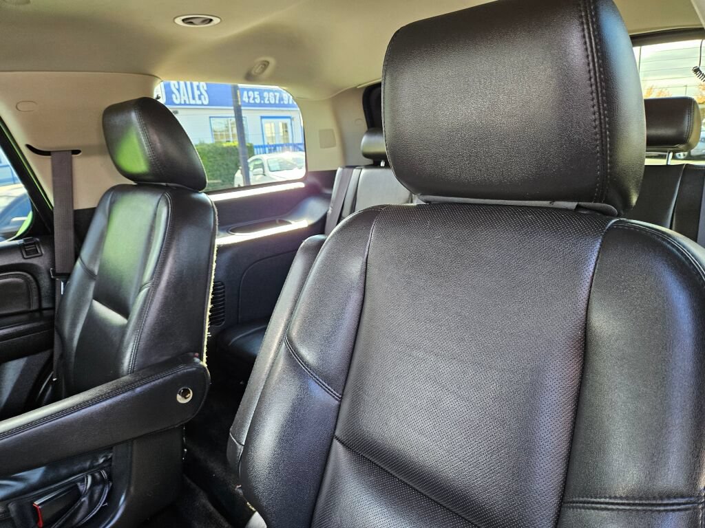 Used 2013 GMC Yukon Denali AWD/4WD image 15