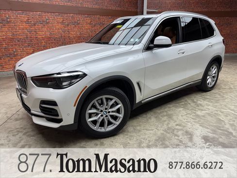 Used 2022 BMW X5 xDrive40i w/ Premium Package AWD/4WD image 1